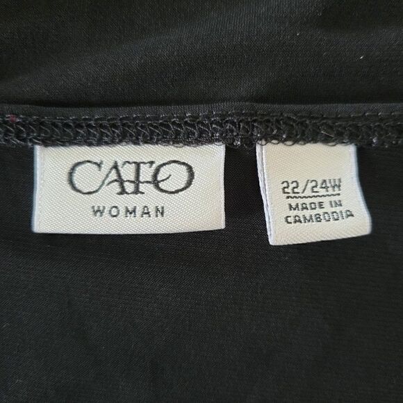 Cato Woman Black & White V-Neck Blouse (Size 22/24W) - Picture 5 of 6